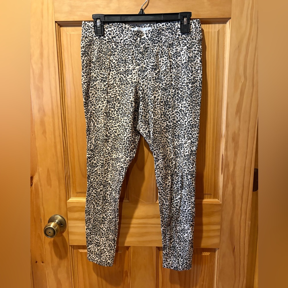 Old Navy Stevie high-rise pull-on leopard print pants or leggings size M